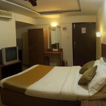 Hotel Ace Residency Мумбаї Екстер'єр фото